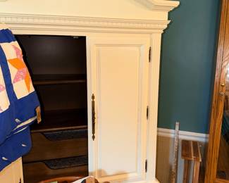 Items Located In The 4th Bedroom