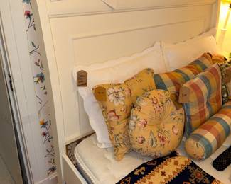 Items Located In The 1st Bedroom