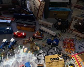 Items Located In The Sun Room / Office