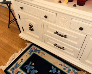 Items Located In The Entry Way