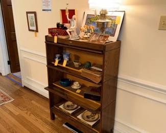 Items Located In The Entry Way