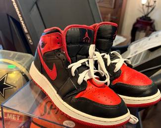 I think these are a size 6… They look brand new