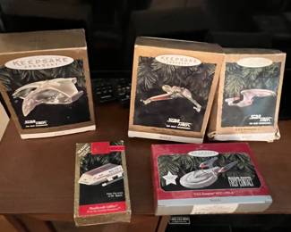 Lots of awesome Star Trek, Hallmark ornaments… Many light up or have sounds