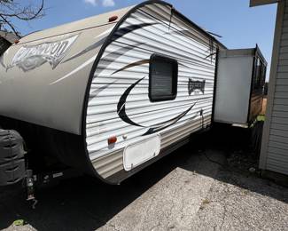 One large slide out!