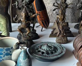 Japanese porcelain, Buddhist sculptures