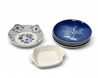 55 BingGrondahlChristmasPlatesMeissenBlueOnionBowlMore