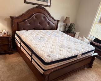 PRISTINE! Clean, Beauty Rest Platinum King Size Mattress, ALWAYS had protective cover.