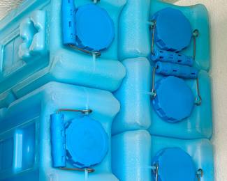 Group of 5 water storage bricks