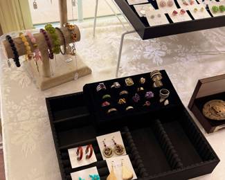 Large group of Jewelry, Several Sterling pieces, nice clean group, Mother's Day is coming!