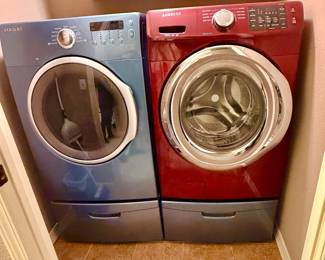 Good Condition Samsung Washer & Dryer on Pedestals