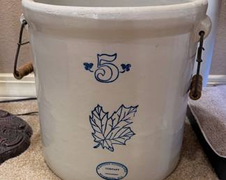 1 of 5 Nice scarce Antique Stoneware Crocks, this being an EXCELLENT #5 Western Crock, free of any chips or cracks, it shows beautifully.