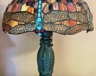 Meyda Tiffany style GLASS Table lamp