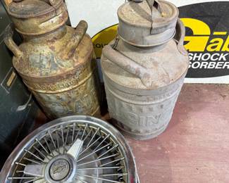 Rare vintage Sinclair oil cans