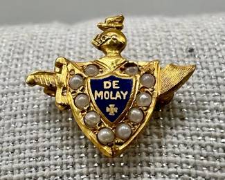 10K Gold Pin with Enamel and Pearl Accents — Masonic Order of DeMolay