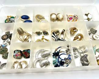 (30) Vintage Pairs of Earrings — Costume Jewelry