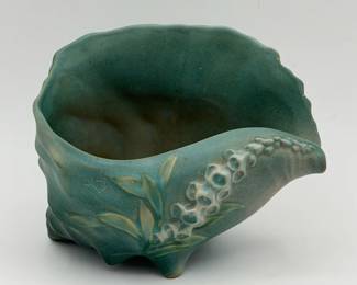 Roseville Foxglove Green/Pink 1942 Vintage Art Pottery Conch Shell Planter Vase.