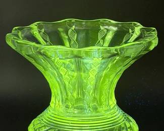 LE Smith Style Vase