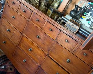 Ok..STOP..This apothecary chest is a simply INSANE!!!!!!!