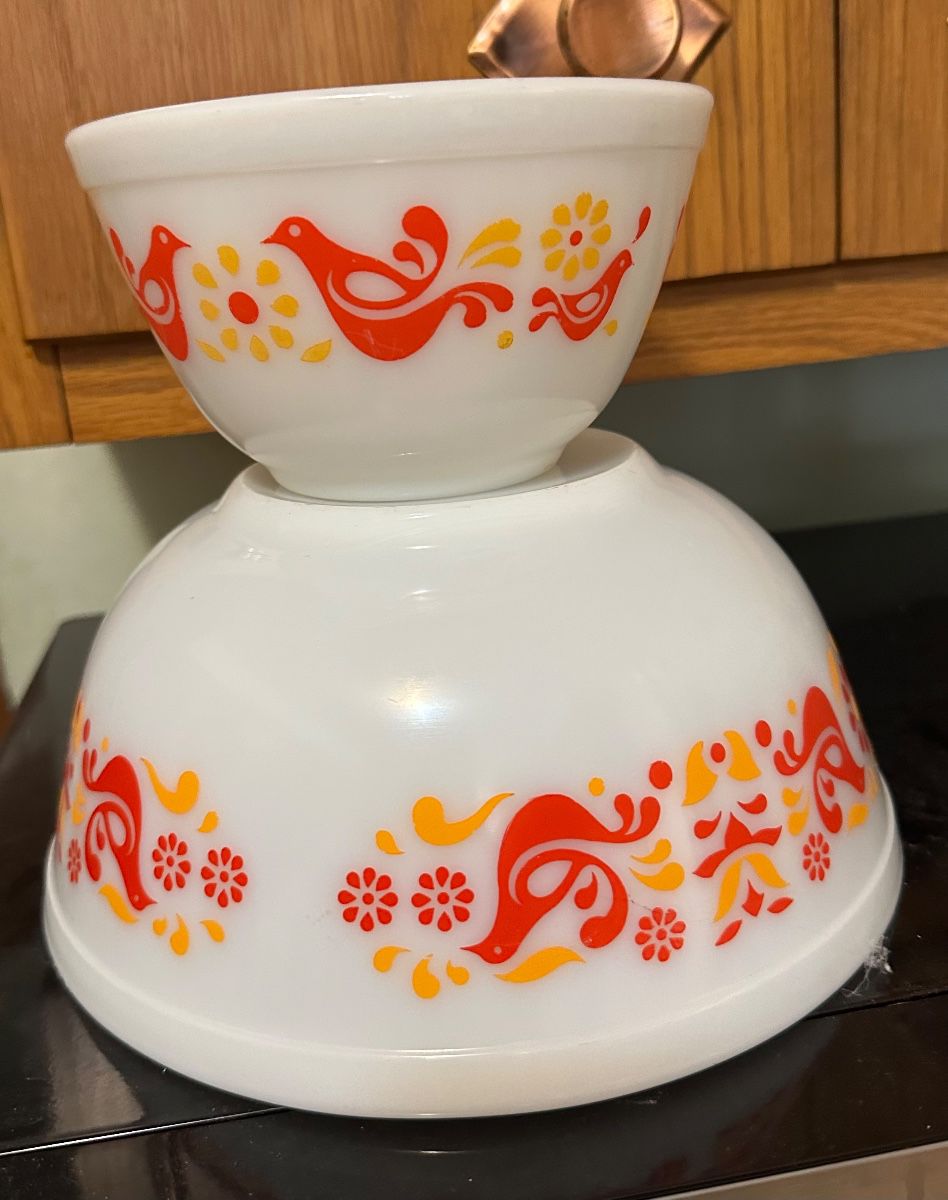 Vintage Pyrex Friendship Birds Mixing Bowls