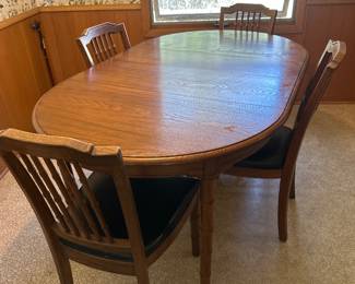 Davis Furniture Co. Table and Chairs