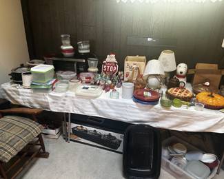 MISC. LAMPSMICROWAVEPIE CARRIERSTUPPERWARE