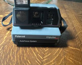 VINTAGE POLAROID IMPULSE