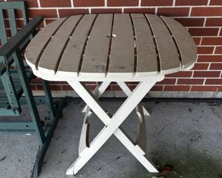 OUTDOOR TABLE