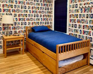 Pompanoosuc Mills Twin Bed with Trundle
