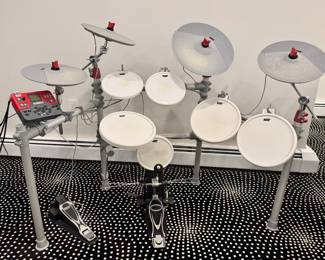 Kat Percussion Drum Set