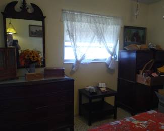 Vintage Mahogany bedroom suite 