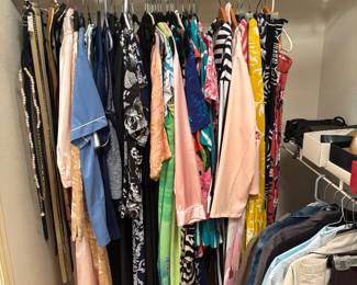 Hats, Shoes, Purses, Accessories, Belts + Clothing in Many Sizes!