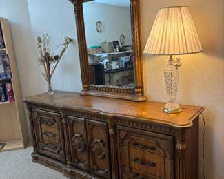 Dresser/Mirror & Nightstand 