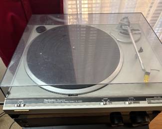 Technics SL-Q300 Turntable