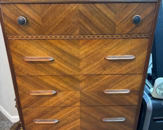 Vintage 5-Drawer Chest, Mahogany 