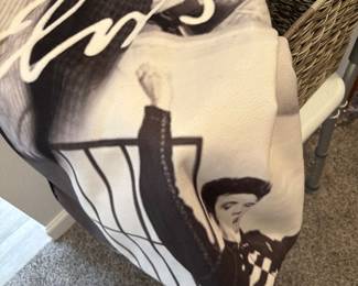 Elvis Throw