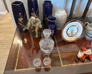 Asian Vases, Ginger Jars, Sculpture, Fans, Sake Drink Sets