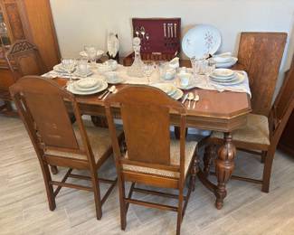 Dining Table/6-Chairs, 3-12" Leaves
