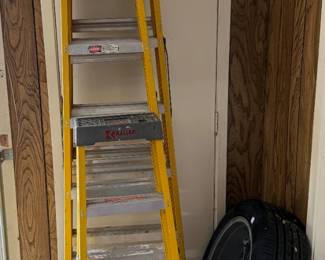 3 sizes of ladders
