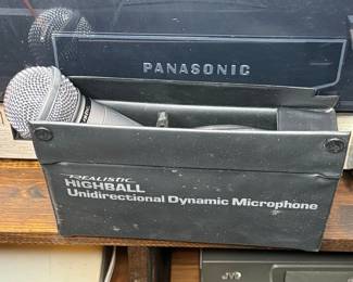 Realistic Highball 33-984A Unidirectional Dynamic Microphone