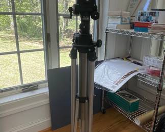 Majestic Tripod with Pan Head