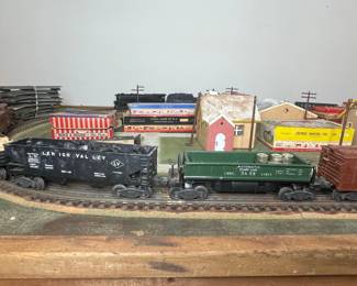 Lionel 6456 "Lehigh Valley" Coal Car and Lionel 3459 "Automatic Dump Car"