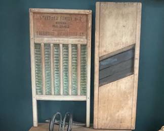 Columbus Wash Board Co. "Standard Family Size" No. 2052 Wash Board