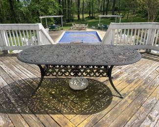 Cast Aluminum Oval Garden Dining Table