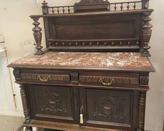  03 Vintage Vibe Dark Wood Hutch