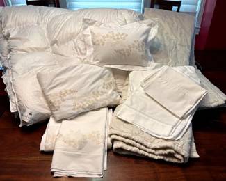 Queen Comfort by YVES DELORME