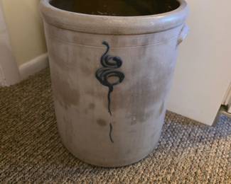 Antique Stoneware crock, bee sting.