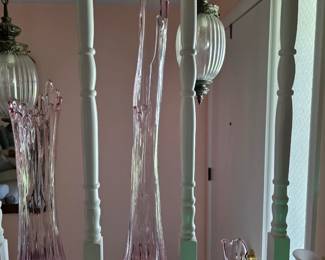 L.E. Smith 36.5 Inch Pink Pineapple Butt Swung Vase. Gorgeous and Perfect!!