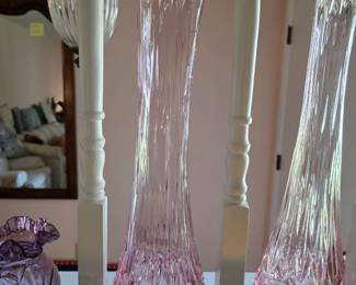 L.E. Smith 23.5 Inch Pink Pineapple Butt Swung Vase. Gorgeous and Perfect!!