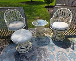 Russell Woodard style, Fiberglass, Resin or plastic Wicker type patio furniture set.
