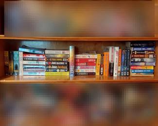 Mystery Novel Collection Featuring Crichton, Cook And Cornwell